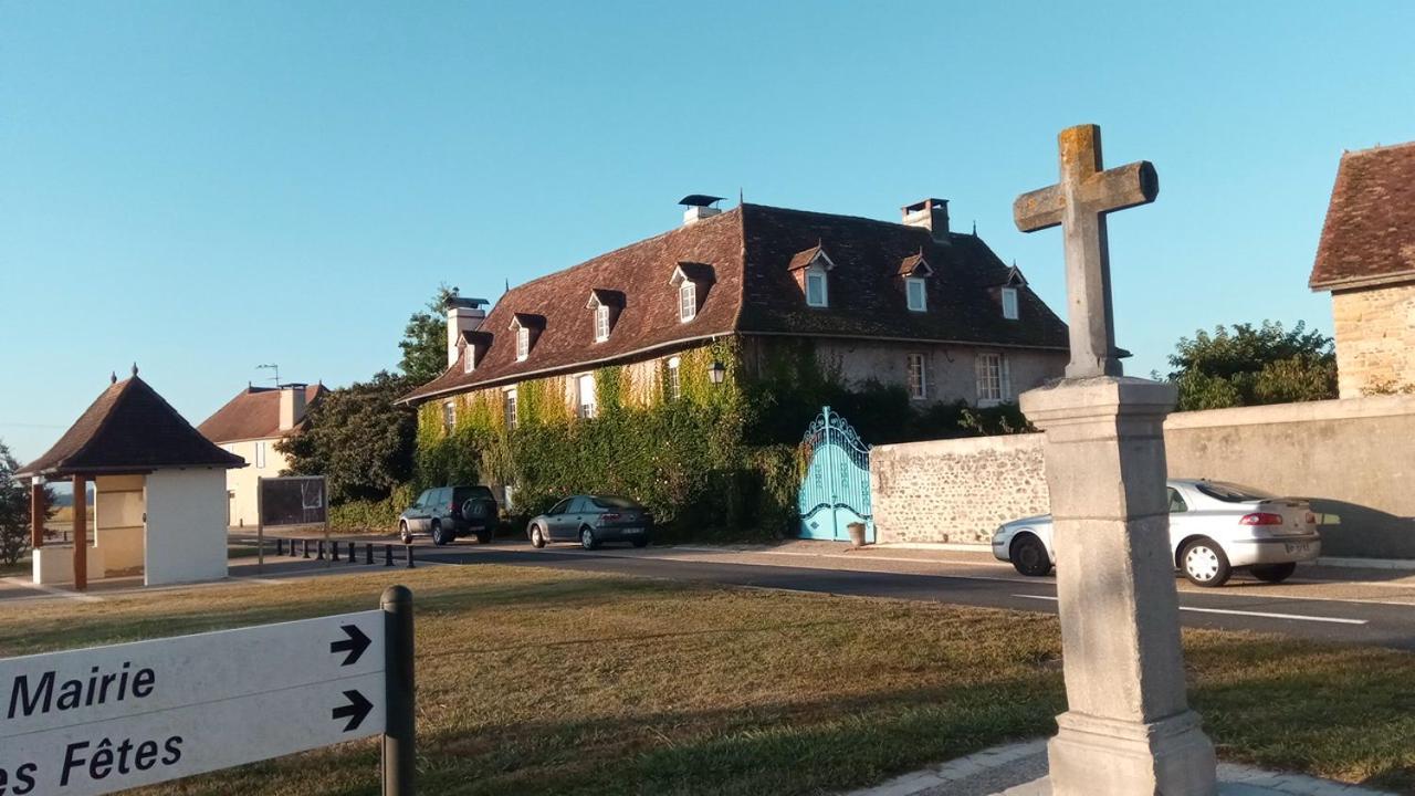 Maison Grandes Chambres Avec Cuisine -Jardin -Terrasse-Bbq Bastanes Exteriör bild