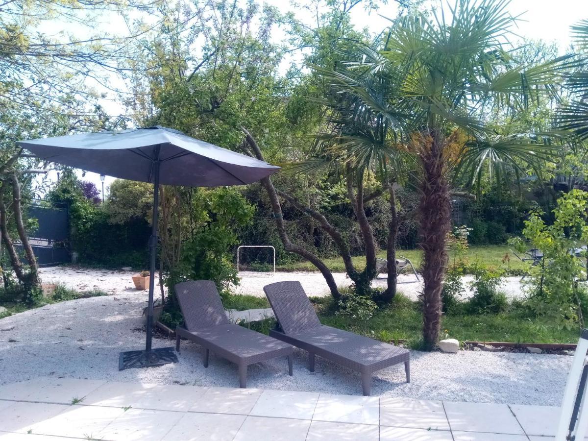 Maison Grandes Chambres Avec Cuisine -Jardin -Terrasse-Bbq Bastanes Exteriör bild